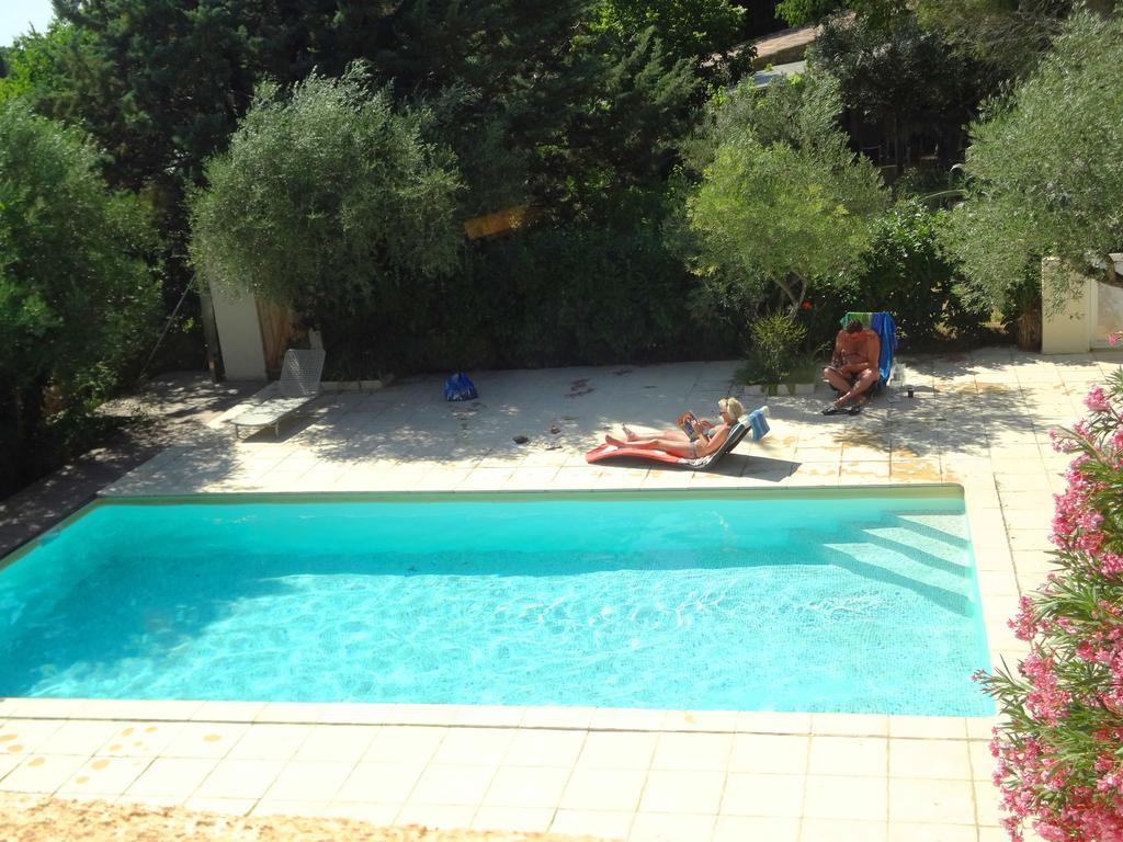 Les Olives Apartment Uzes Exterior photo